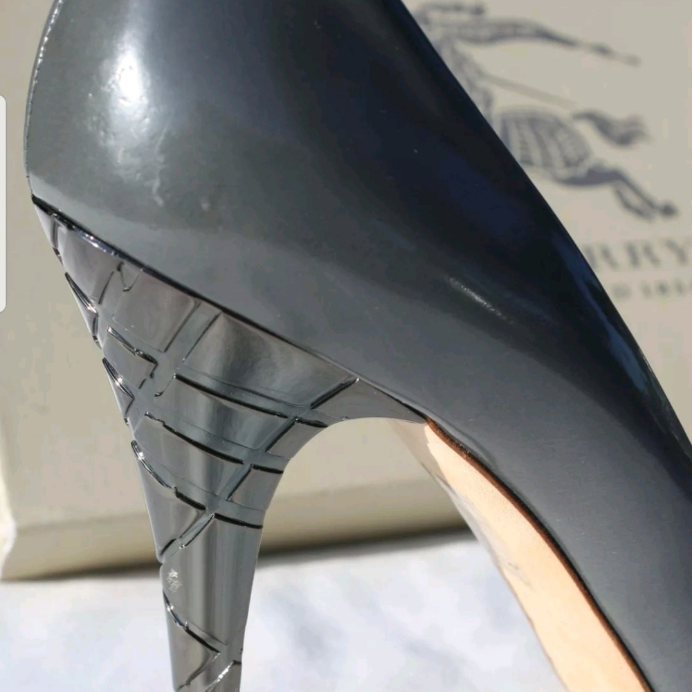 SOLD Burberry Grey/Blue Slate Heels Size 39.5 - Picture 2 of 5